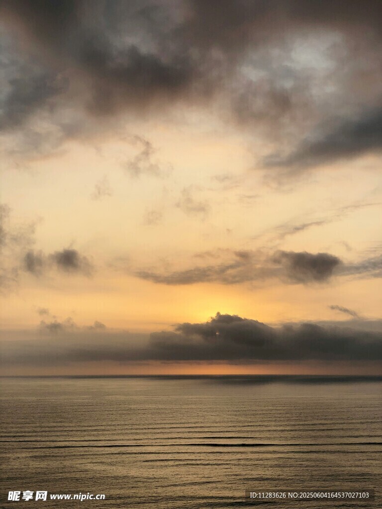 海上日落美景