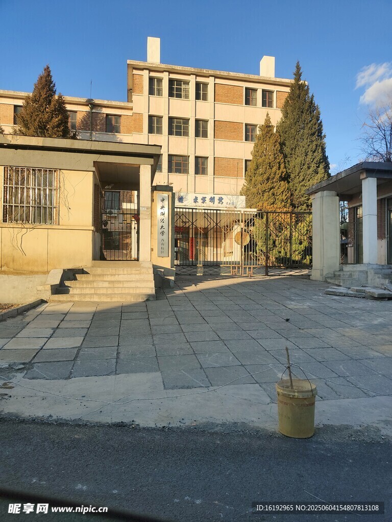 復古風格建筑庭院景觀