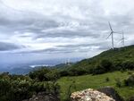 山間風力發電場美麗景致