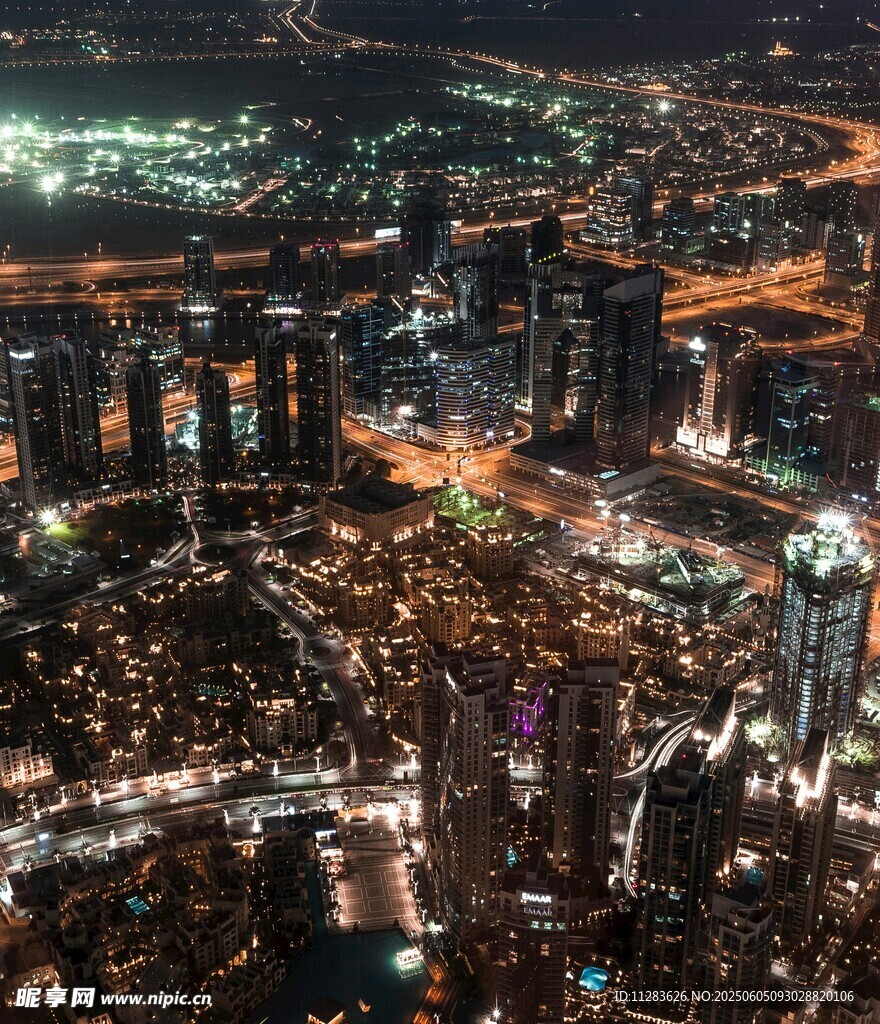 璀璨都市夜景俯瞰圖