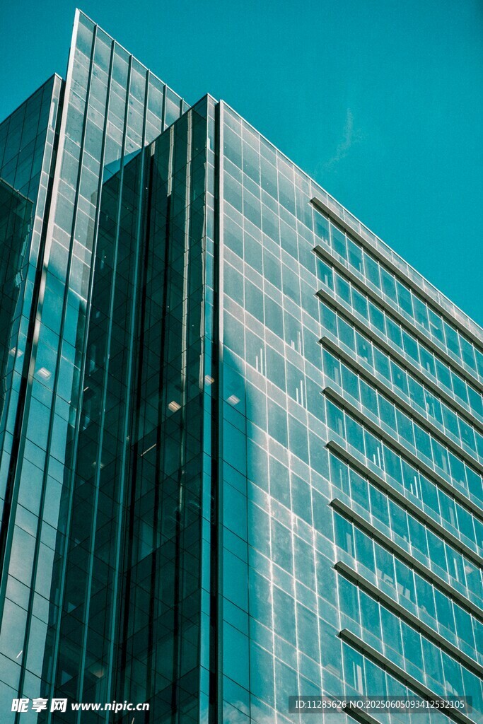 現代摩天大樓外觀