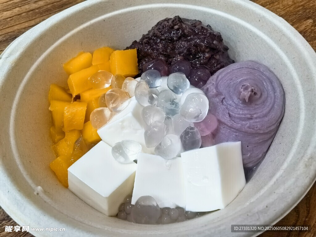 多彩食材組合的美味冰品