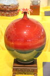 紅釉瓷器擺件展示