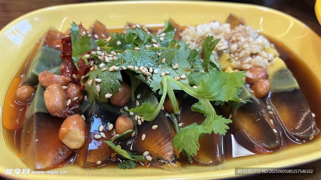 美味特色涼拌菜拼盤老醋皮蛋