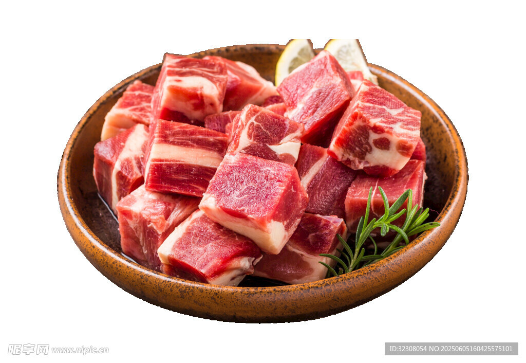 木碗中的新鮮牛肉塊