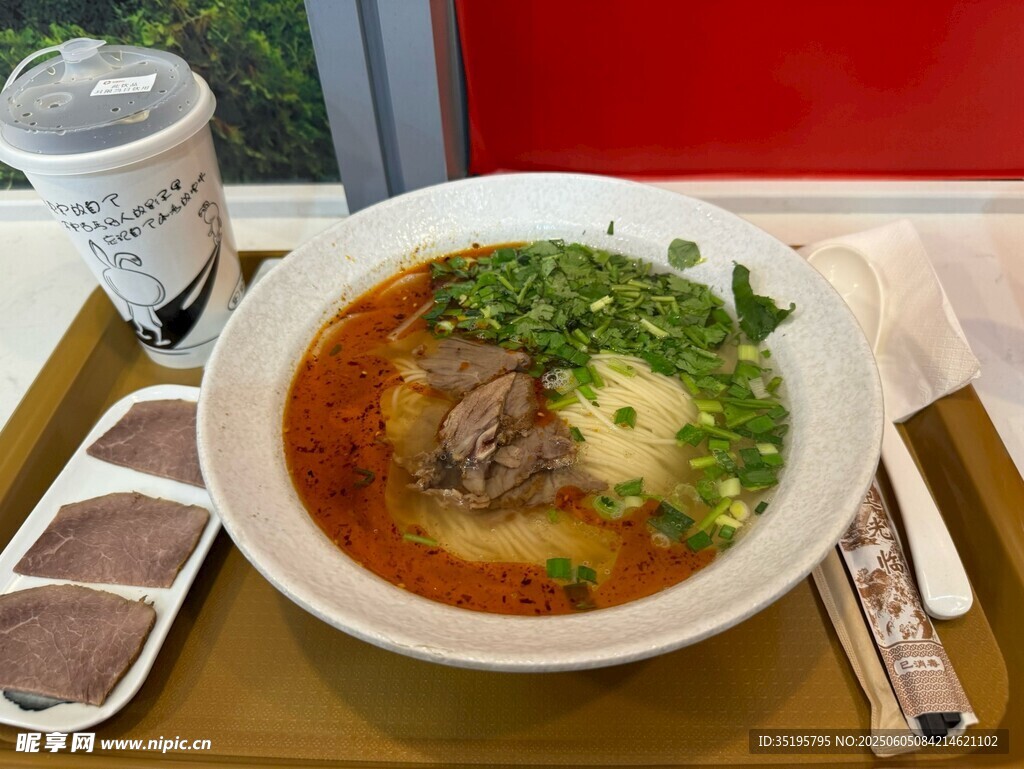 美味牛肉面套餐展示