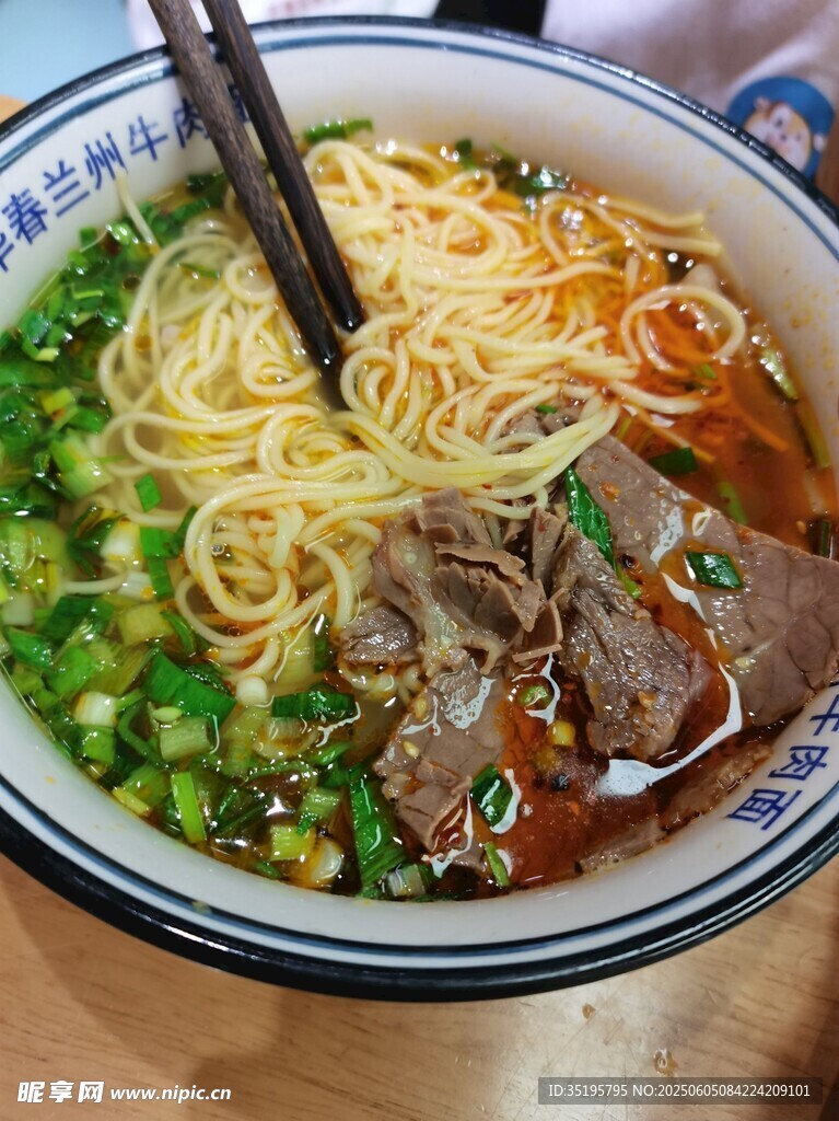 美味牛肉湯面誘人呈現