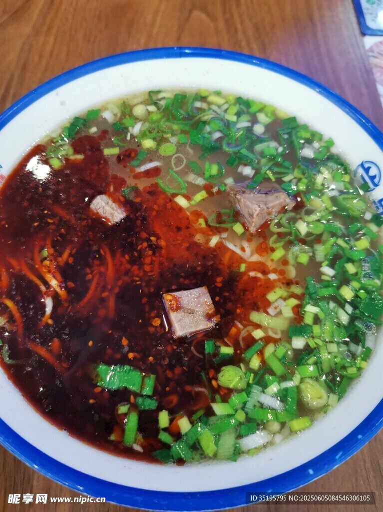 紅油飄香的美味牛肉面