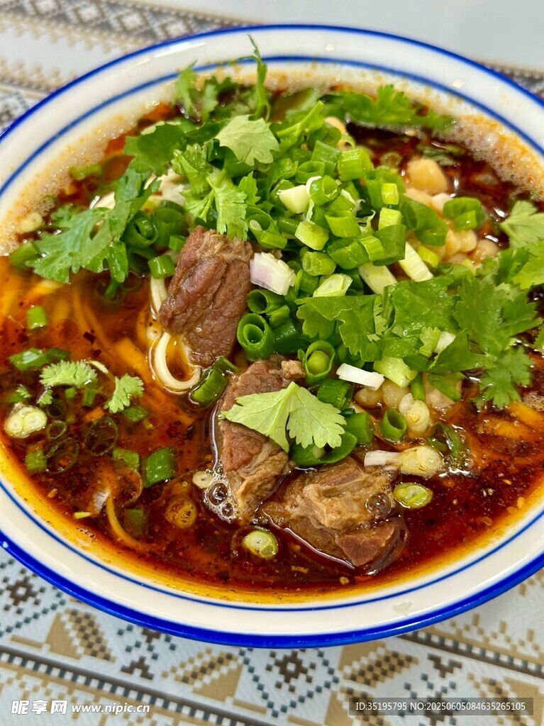 香辣牛肉香菜湯面