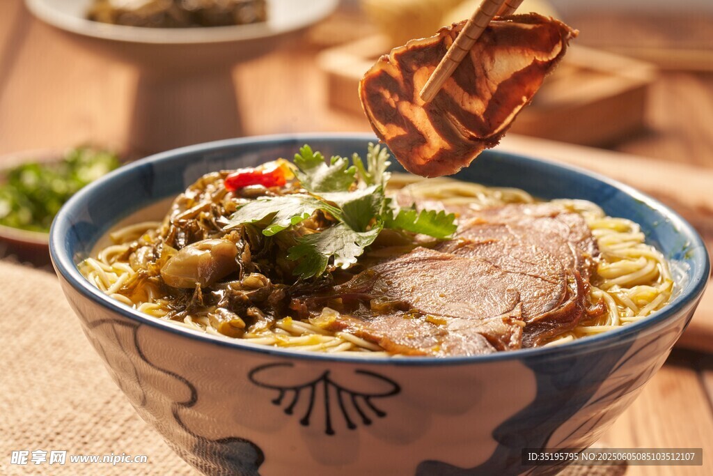 美味牛肉拉面誘人呈現(xiàn)