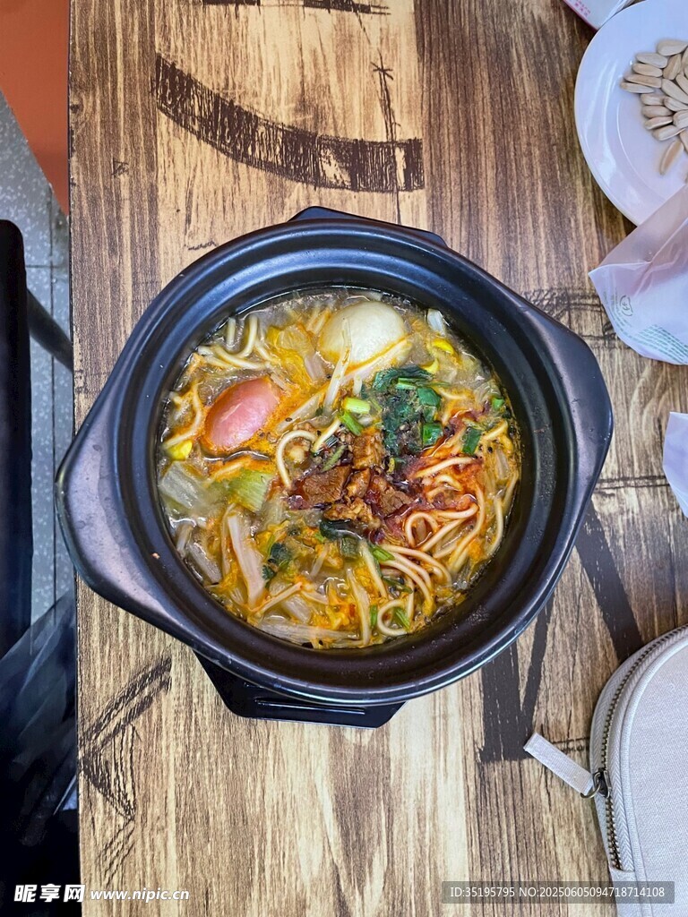 美味砂鍋米線誘人呈現