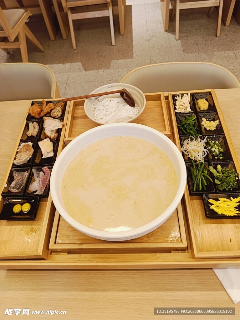日式精致料理套餐展示
