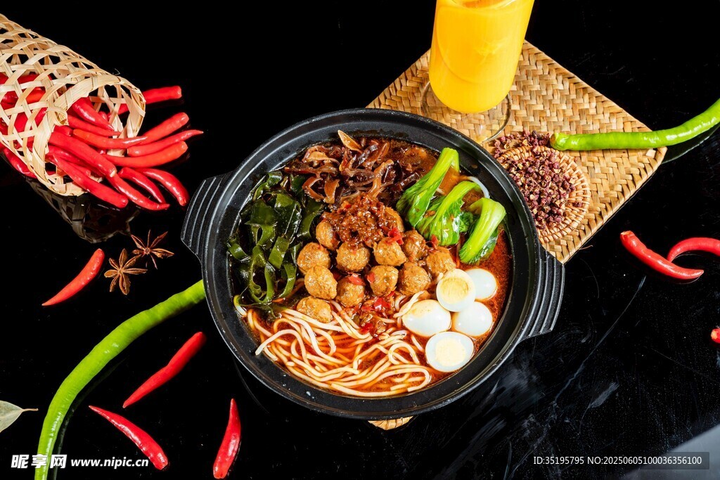 美味誘人的特色風(fēng)味麻辣燙