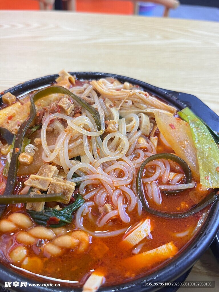 美味韓式石鍋拌飯誘人