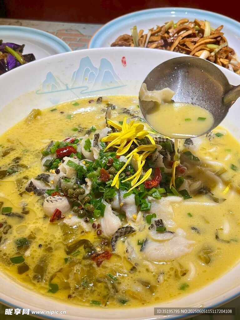 鮮香酸菜魚誘人美食