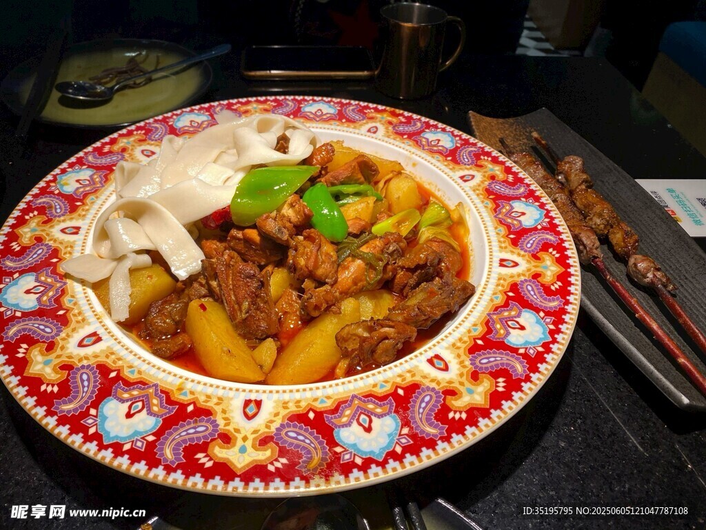多彩盤裝美味土豆料理