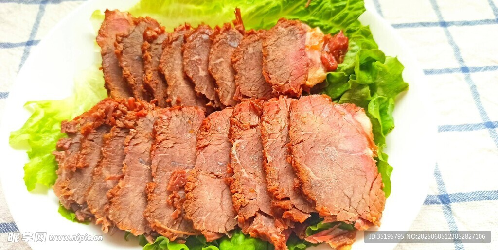 美味醬牛肉切片擺盤