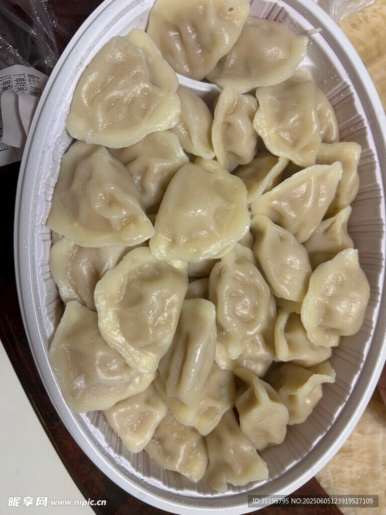 一碗美味餃子待品嘗
