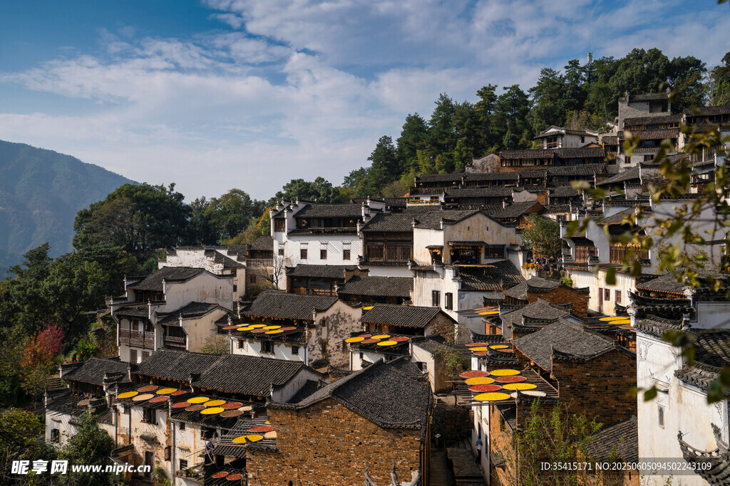 古村落依山而建的美麗景致