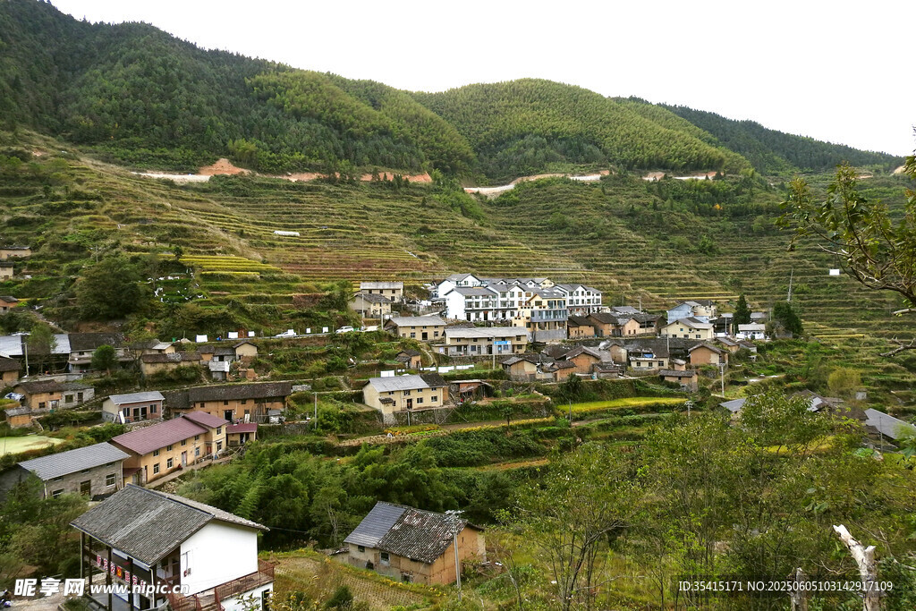 山間村落美景