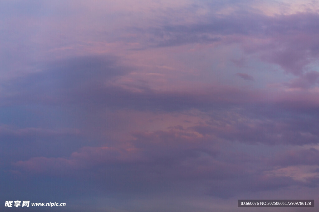 夢幻粉紫色天空美景