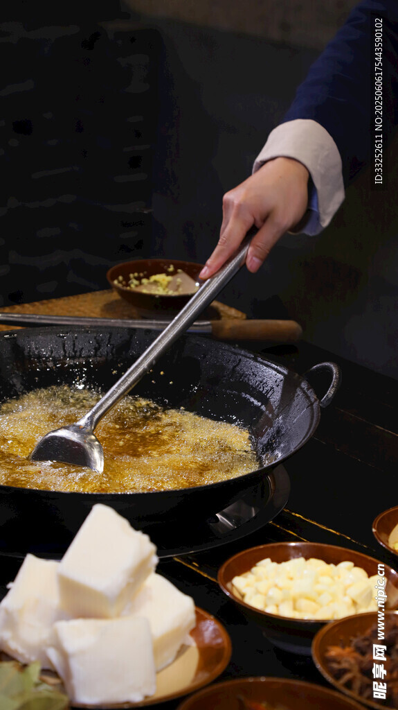 廚師烹飪美味佳肴瞬間