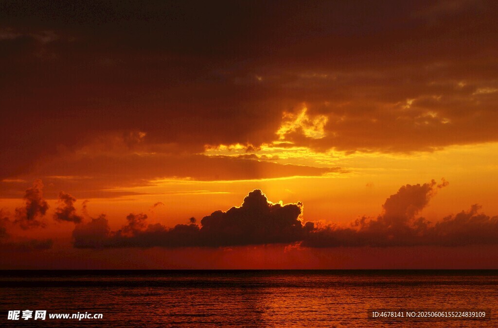 海上壯麗日落美景
