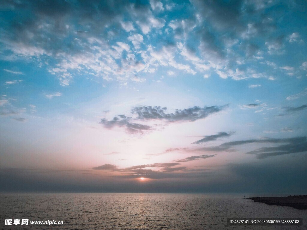 海邊日落天空美景