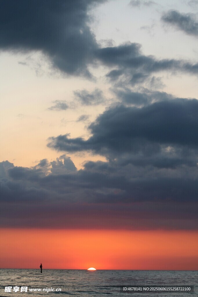 海上日落美景