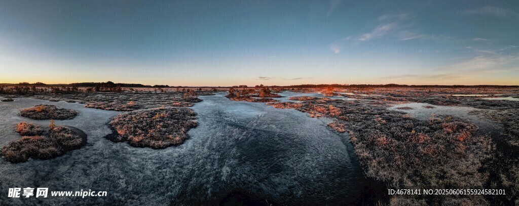 河畔黃昏美景