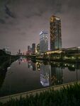 城市夜景湖畔璀璨燈火
