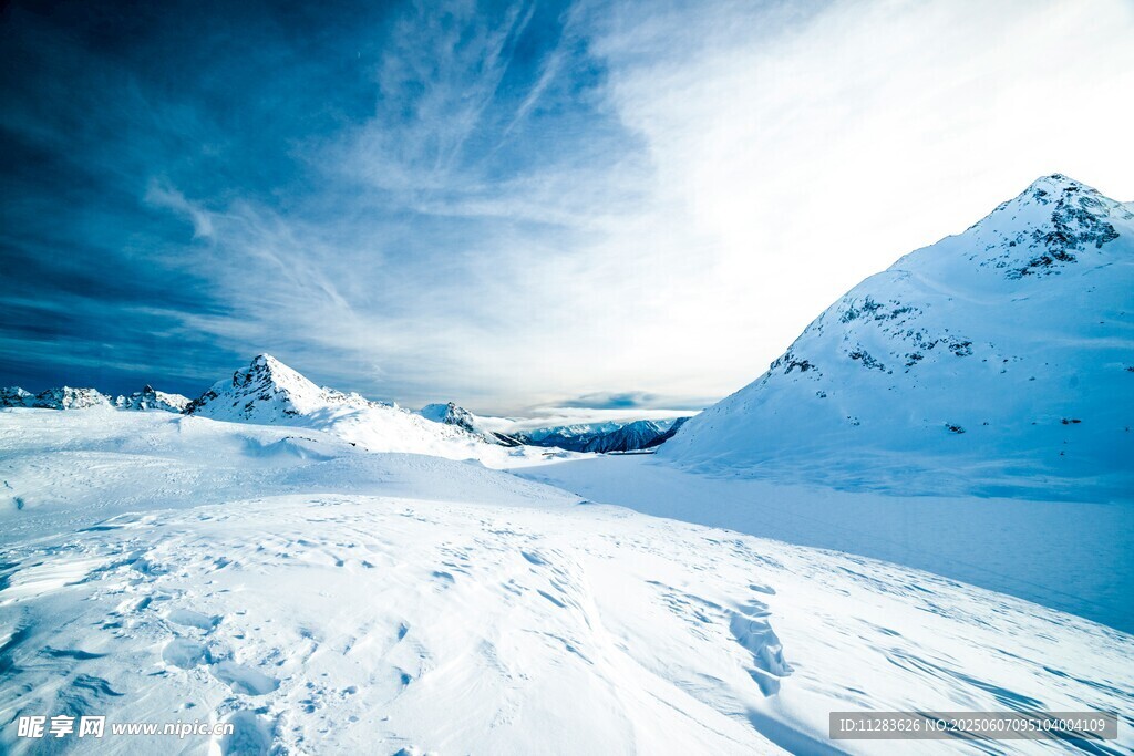 雪山壯麗雪景