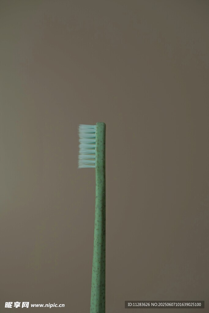 綠色牙刷特寫