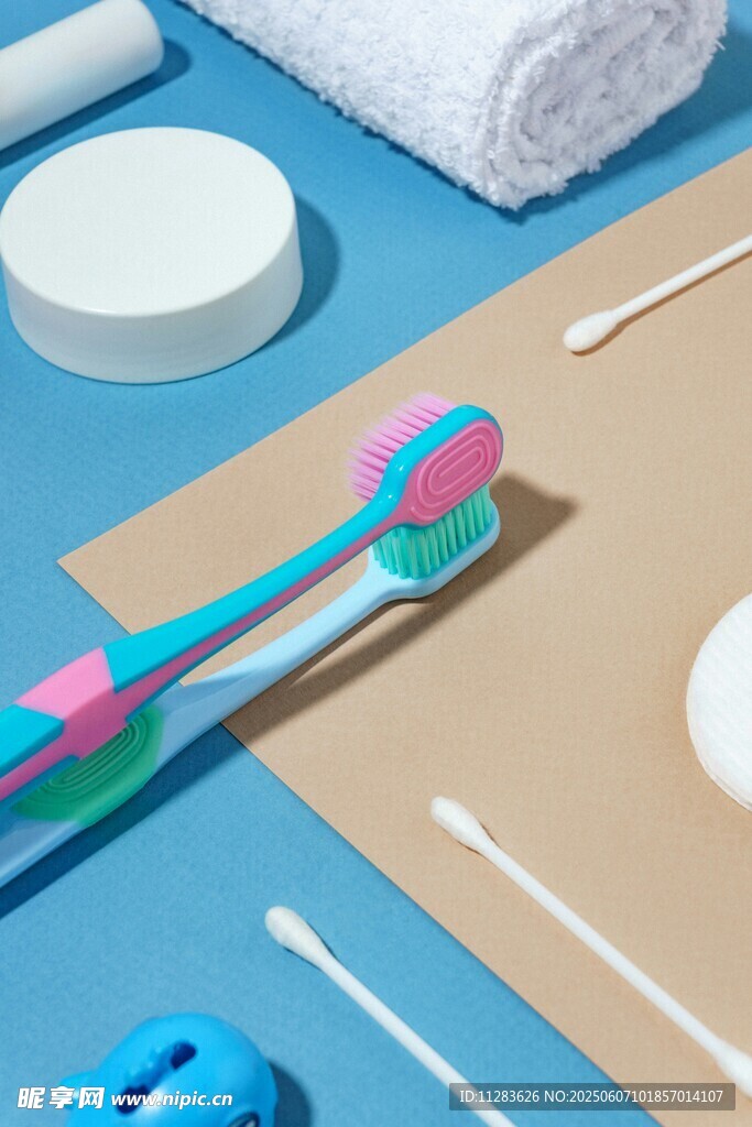 多彩牙刷及口腔護理用品