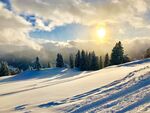 冬日雪山暖陽美景