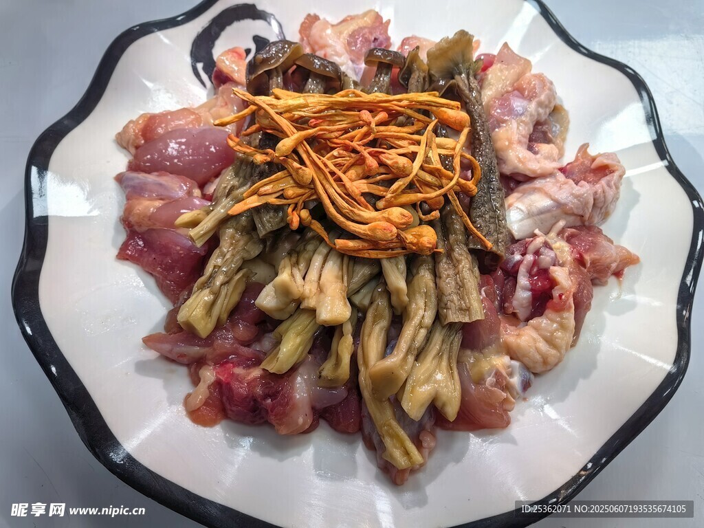 菌菇滑雞