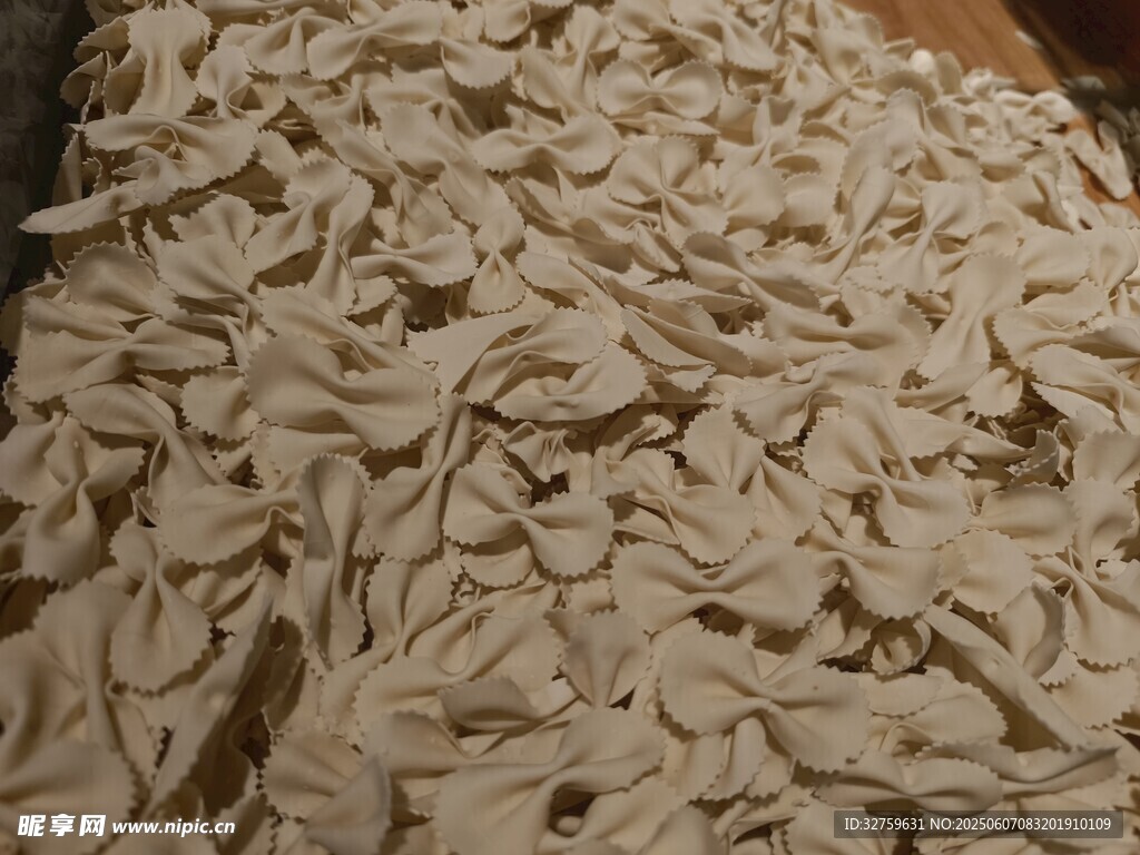 手工制作的新鮮面條