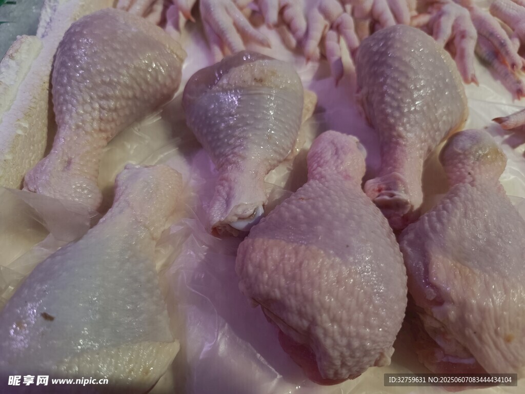 新鮮生雞肉待售