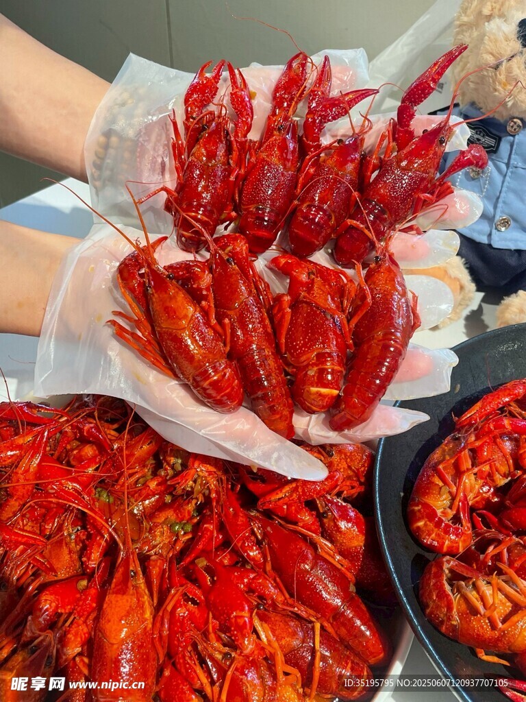 美味小龍蝦誘人呈現(xiàn)