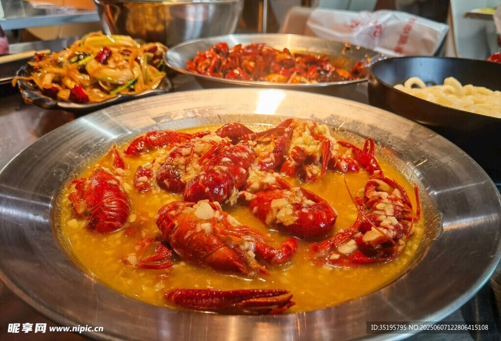 美味誘人的特色小龍蝦大餐