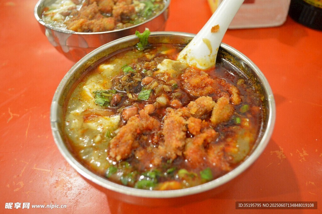 美味鮮香的特色小份酸菜魚