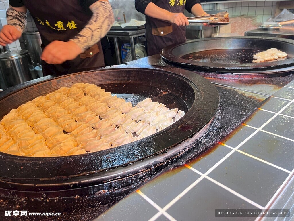 韓式烤肉現(xiàn)場(chǎng)烹飪畫面