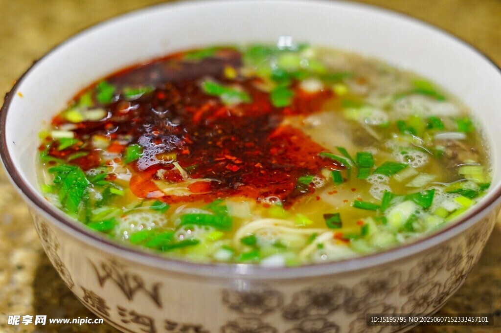 美味酸辣湯誘人色澤