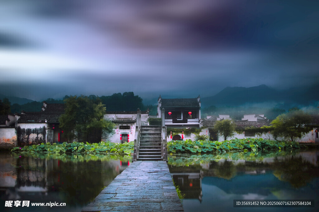 江南水鄉(xiāng)古村寧靜景致