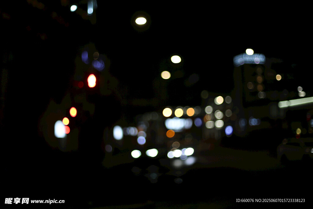 夜晚城市模糊光影景象