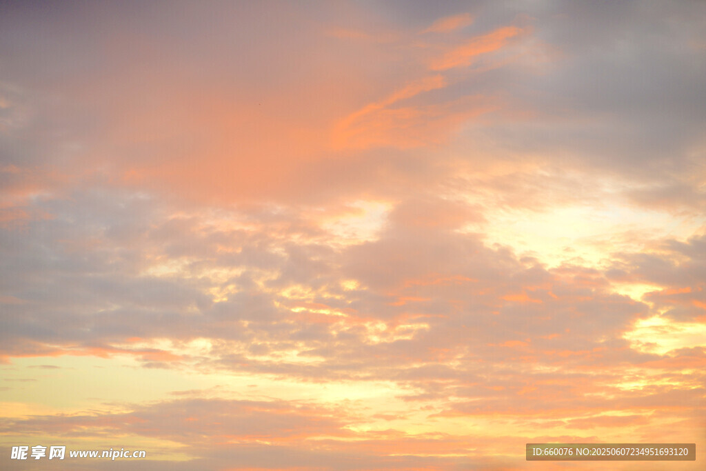 絢麗晚霞天空美景