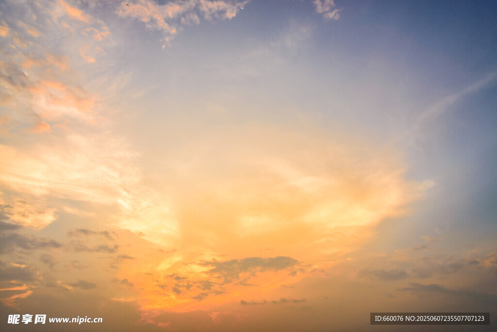 絢麗晚霞天空美景