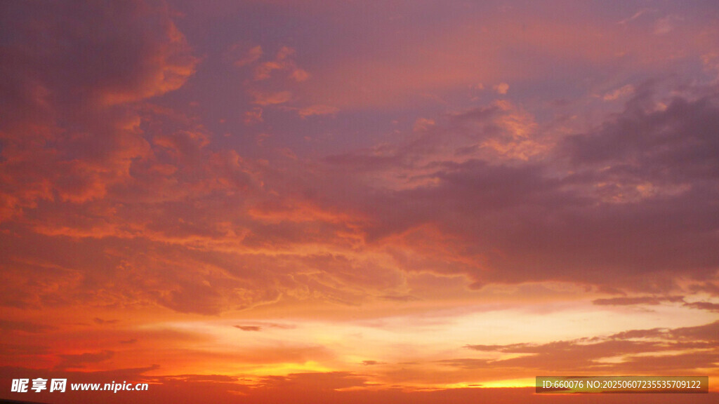 絢麗晚霞天空美景