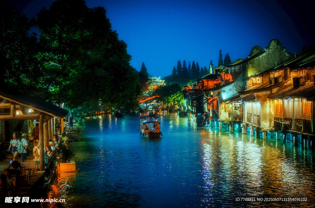 江南水鄉夜景迷人風光
