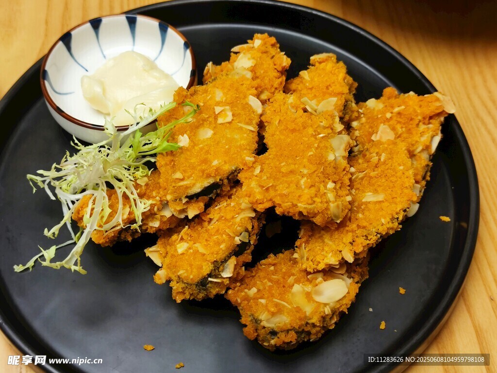 香酥炸雞排配蘸醬